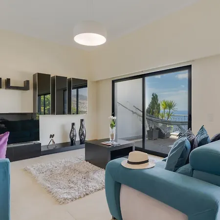 Bay Bliss - Ocean & View By Ah