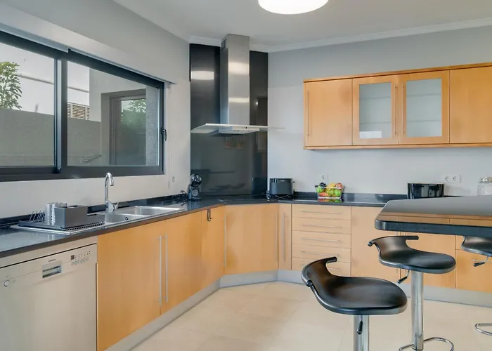 Semesterbostad Bay Bliss - Ocean & View By Ah *